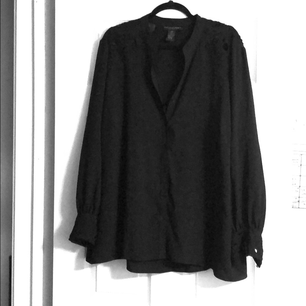 Blouse with cut out designs